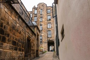 Exterior - Luxury 3 Bedroom Apt On Edinburgh's Royal Mile (Edinburgh)