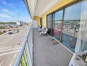 Property grounds - 3 Bedroom Ocean Block Condo - Steps to the Beach and Ocean! Large 1400 sq. ft. top floor condo on 135th St. Waves 406 (Ocean City)