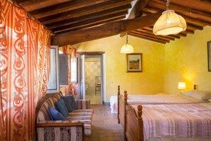 9 Schlafzimmer, Bügeleisen/Bügelbrett, kostenloses WLAN, Bettwäsche