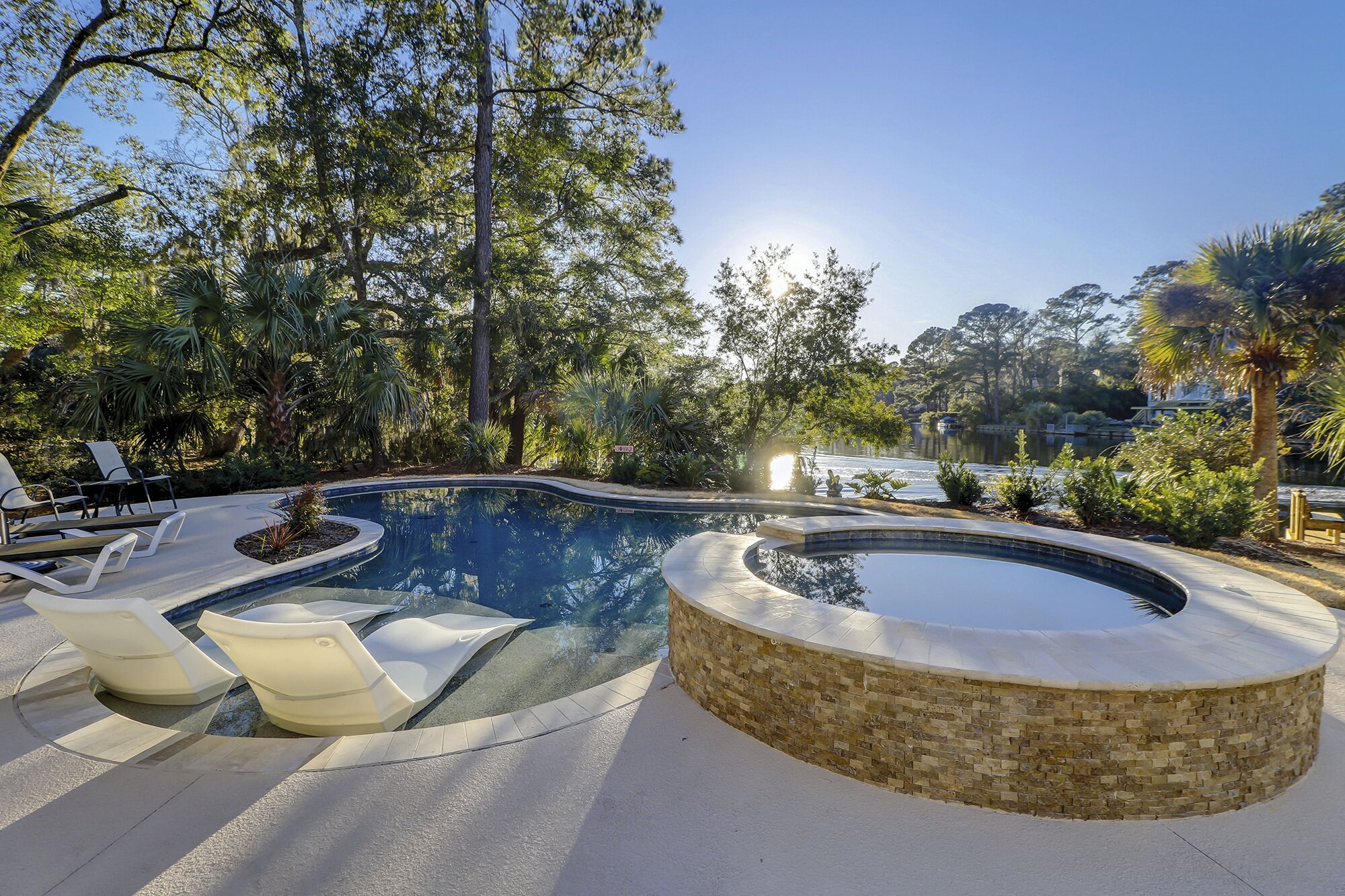 8 Rum Row- Gorgeous views of the lagoon and short walk to the beach.