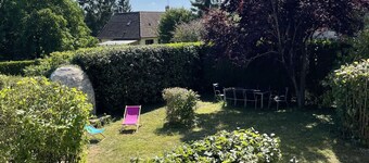 Escape to a cottage in the heart of the Golden Triangle!