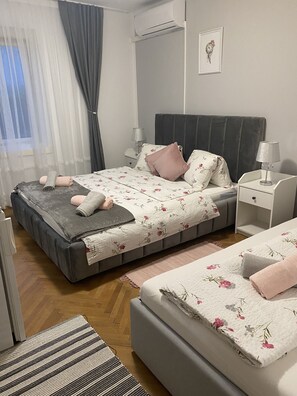 4 Schlafzimmer, Bügeleisen/Bügelbrett, Reisekinderbett, kostenloses WLAN