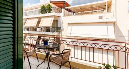 Kalamata City Nest - Central & Cozy Hideout