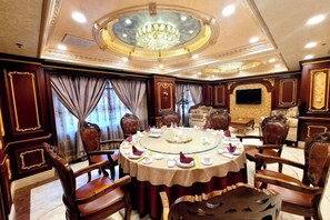 تناول الطعام