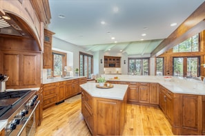 4.1-aspen-grove-mountain-village-kitchen1 - ASPEN GROVE— A sprawling mountain house w/ ski-in/ski-out & hot tub (Mountain Village)