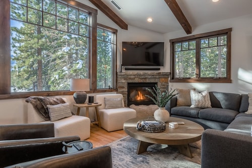 Gray Bear #86 4 Bedroom Home by RedAwning