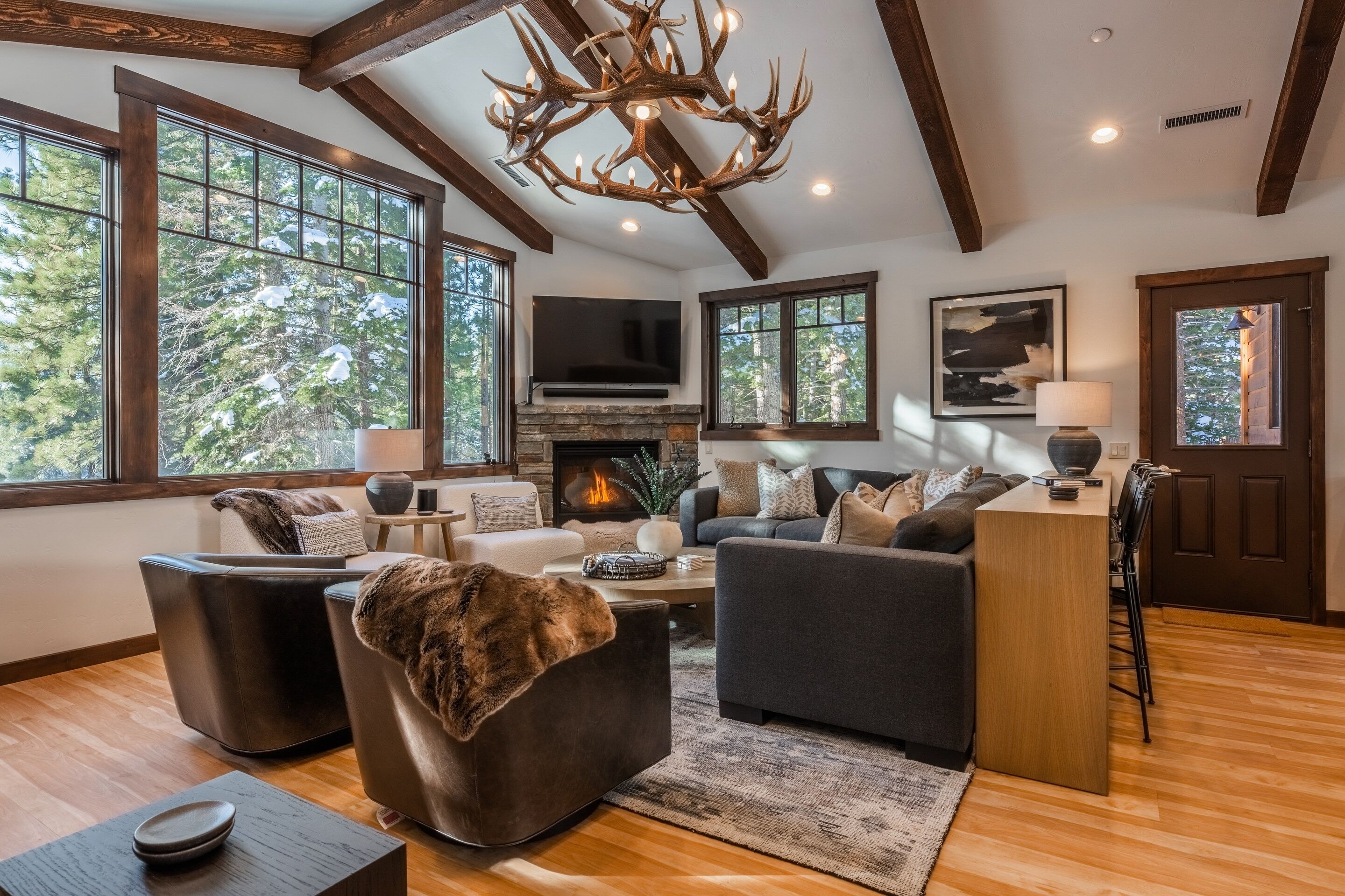 House, 4 Bedrooms | Living area | Smart TV