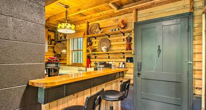 Charming Lakefront Cabin: Fish, Hike & More!
