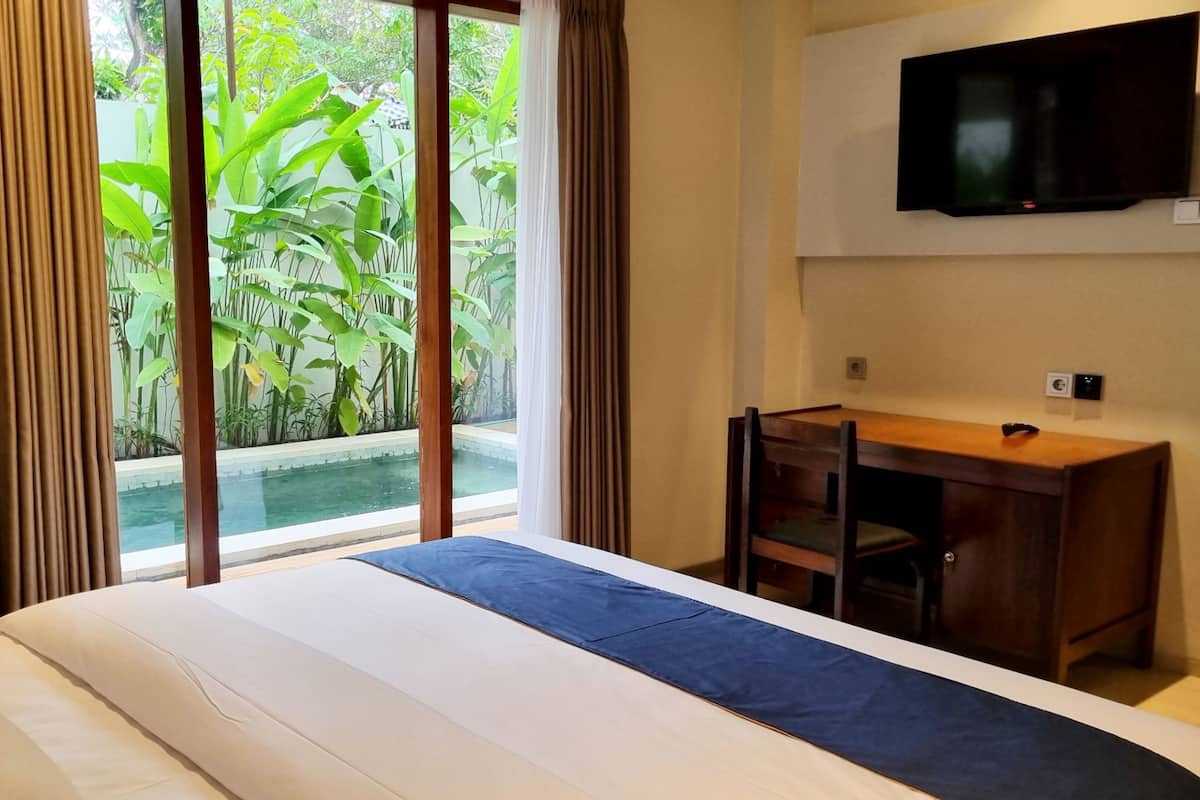 Junior Suite | 1 bedroom, premium bedding, memory foam beds, blackout drapes