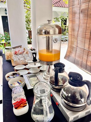 Daily continental breakfast for a fee - Omatha Village (Denpasar)
