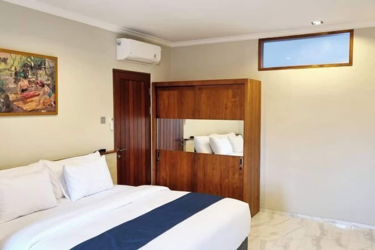 1 bedroom, premium bedding, memory foam beds, blackout drapes