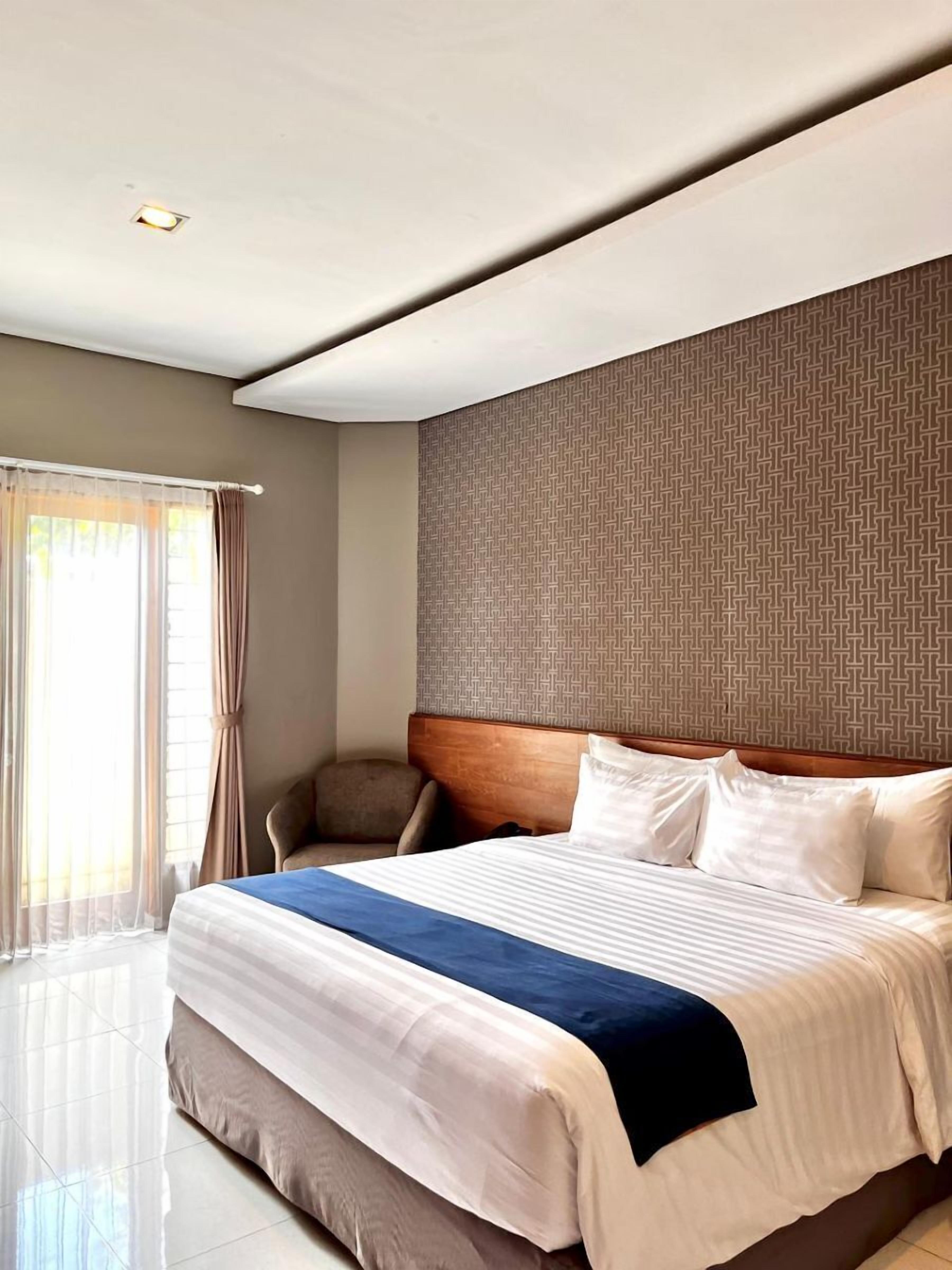 豪華雙人房 | 高級寢具、記憶床墊、筆電工作空間、遮光布/窗簾