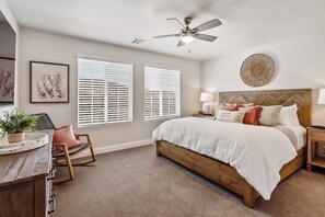 10 bedrooms, desk, iron/ironing board, travel crib - A Family Affair, Sleeps 20 in two side-by-side units, 10 bedrooms! (Washington)
