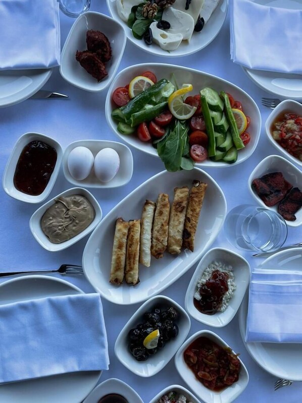 Breakfast meal