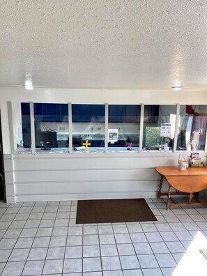 Unclassified image, 5 of 22, button - Home Place Inn (Nicholasville)