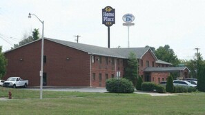 Unclassified image, 4 of 22, button - Home Place Inn (Nicholasville)