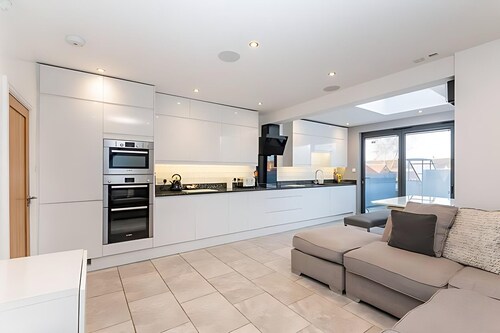 Modern Minimalist 3-Bed Duplex Apartment in York I Pass The Keys