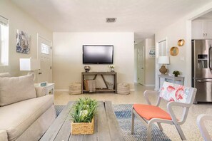 Smart TV, computer monitors
