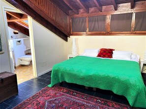 4 makuuhuonetta, silitysrauta/-lauta, internet