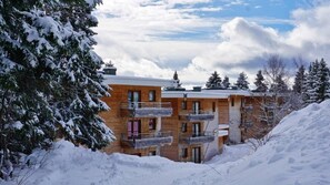 Exterior - 6-person apartment rated 3 ⭐️⭐️⭐️, 2 bedrooms, south-facing terrace not overlooked. (Chamrousse)
