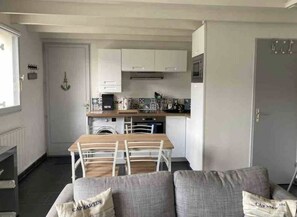 TV, books - House in the Dunes (Le Touquet Paris Plage)