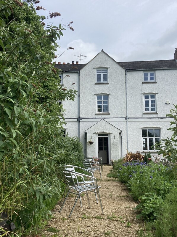 Front of property - Art House B&B (Usk)