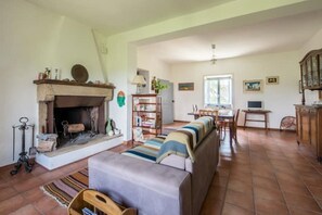 Foosball, books - Peter's House (Farnese)