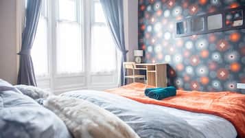 2 quartos, escrivaninha, Wi-Fi de cortesia, roupa de cama