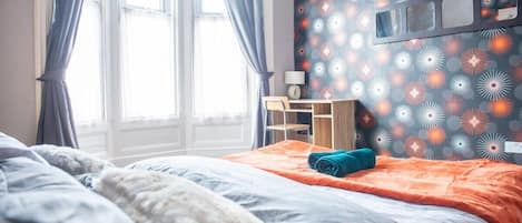 2 dormitorios, escritorio, wifi gratis y ropa de cama