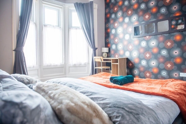 2 bedrooms, desk, free WiFi, bed sheets