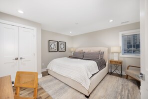 4 Schlafzimmer, Schreibtisch, Bügeleisen/Bügelbrett, kostenloses WLAN