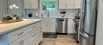 HOT TUB - Saugatuck/Douglas, Kalamazoo Lake Luxury Home - Sleeps 8