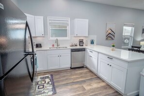 獨棟房屋 (4 Bedrooms) | 私人廚房 | 微波爐、烤箱