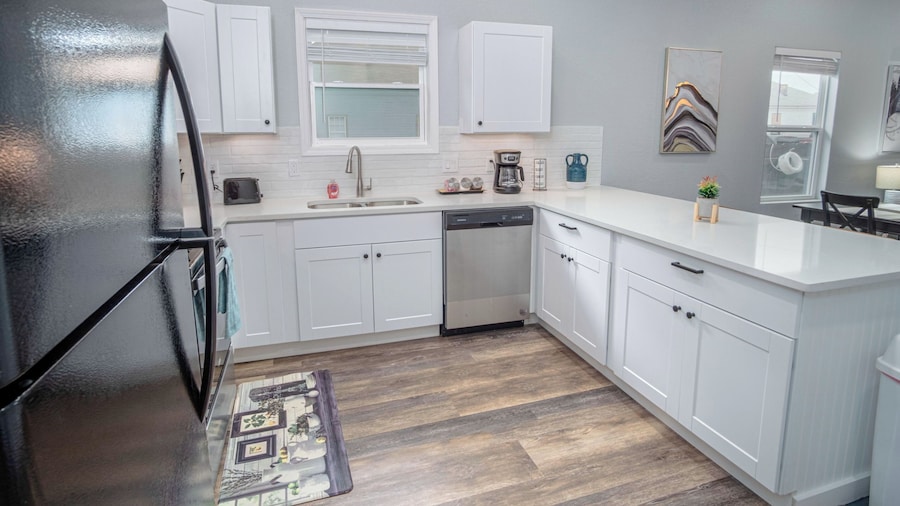 Captivating 4BR 2BA Home Near Awesome Downtown