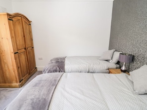 2 habitaciones, decoración personalizada y muebles diferentes