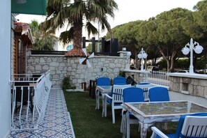 42-Zoll-LED-Fernseher mit Satellitenempfang, Fernseher