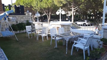 Vista frontal de la propiedad