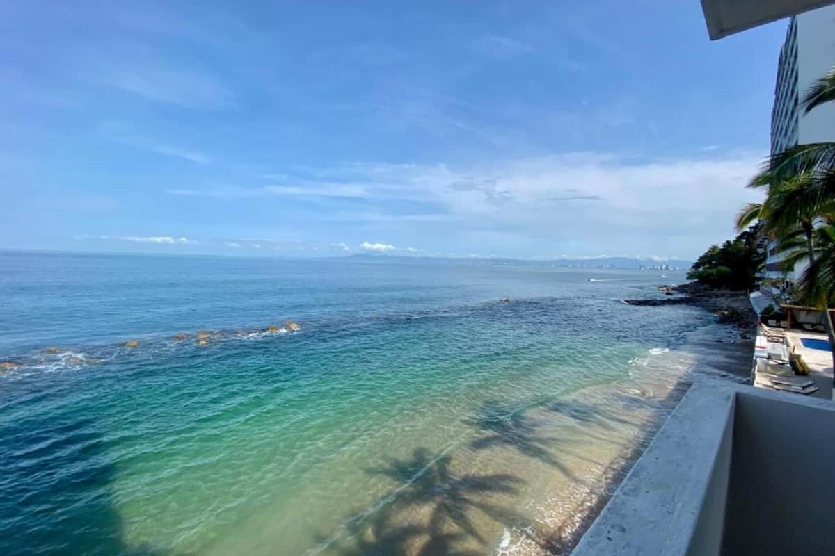 2 Bedroom Suite Oceanfront | Balcony