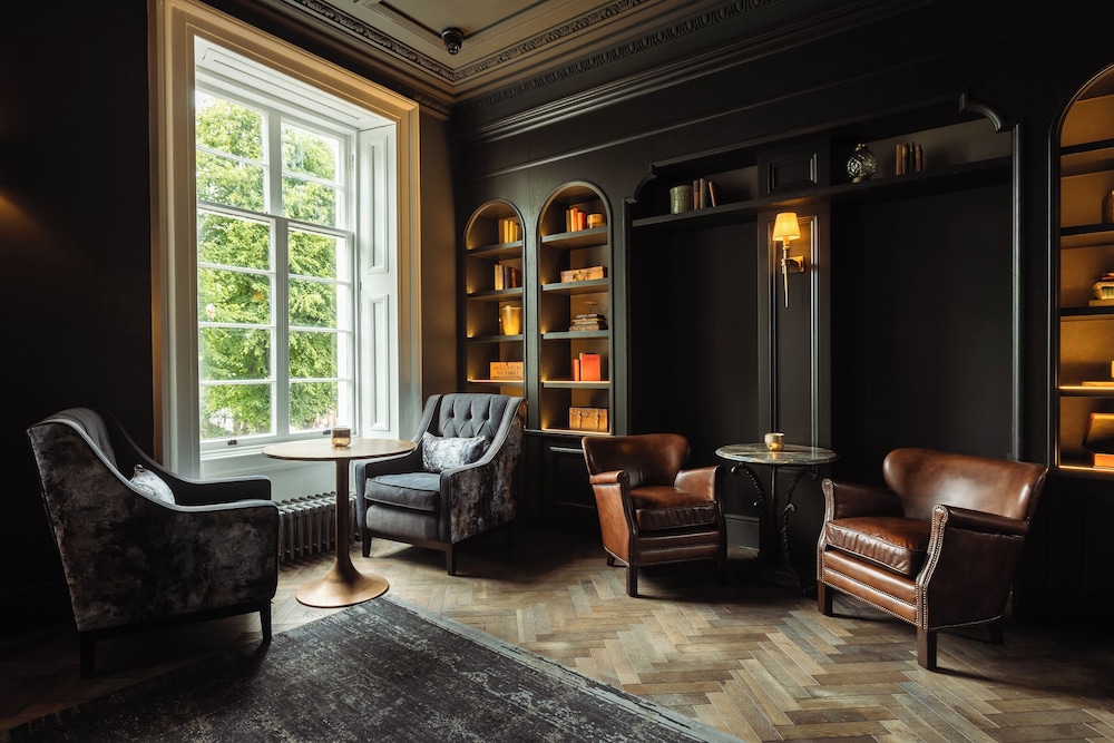 Regency House by null