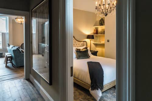 Signature Suite | Egyptian cotton sheets, premium bedding, pillowtop beds, in-room safe