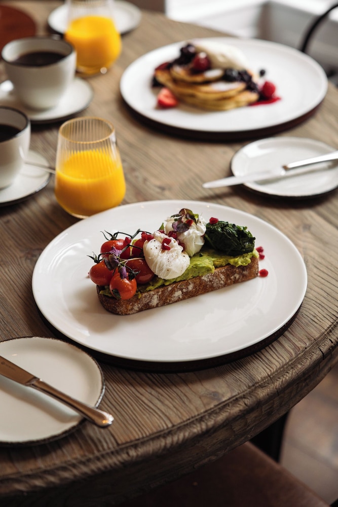 Regency House by null