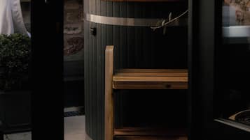 Bồn tắm spa ngoài trời