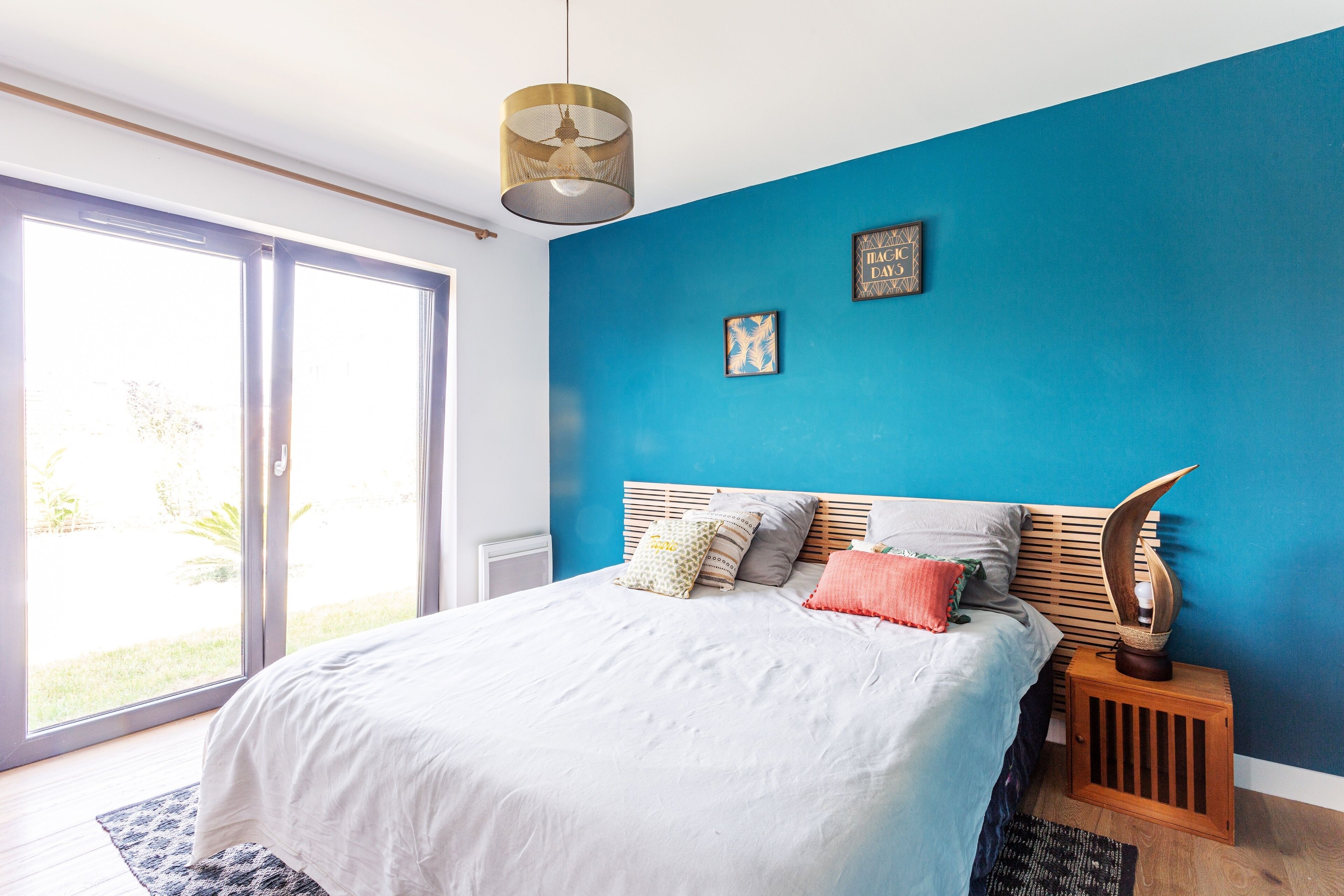3 bedrooms, iron/ironing board, WiFi (free), bed sheets
