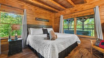 2 bedrooms, desk, iron/ironing board, travel crib