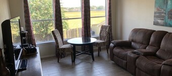 Family-friendly 3 bedroom retreat, in shared house