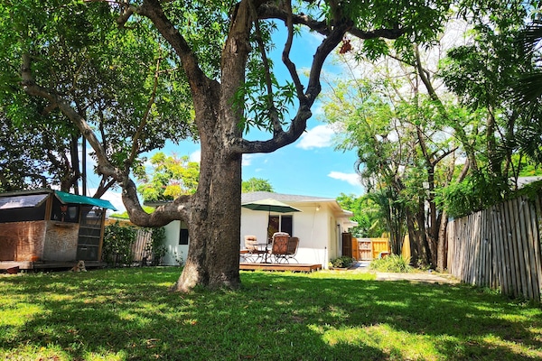 spacious backyard, pet friendly