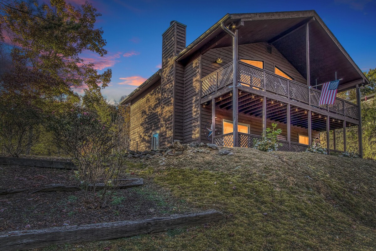 Photo 68 of Smoky SPECiAL Perfect Fun Family cabin Game room Hot tub & view!