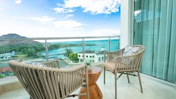 Luxury-Apartment, 1 King-Bett und Schlafsofa, Meerblick | 3 Schlafzimmer, Tempur-Pedic-Betten, individuell dekoriert