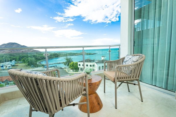 Luxury Condo, 1 King Bed with Sofa bed, Ocean View | 3 bedrooms, Tempur-Pedic beds, individually decorated