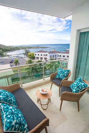 Appart'hôtel Luxe, 1 très grand lit et 1 canapé-lit, vue océan | Balcon